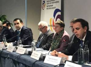 Роль гражданского общества в России: обсуждение в прямом эфире