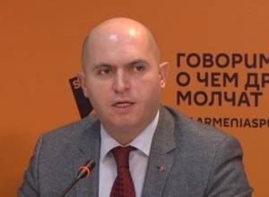 Armen Ashotyan: When crossing the border of Armenia there is little difference between the power and the opposition
