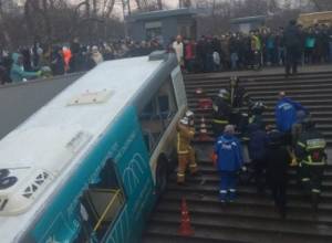 В Москве автобус врезался в толпу