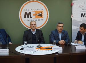 LIVE. Discussions at "Media Center"