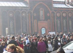 Gyumri residents waiting for Gagik Tsarukyan