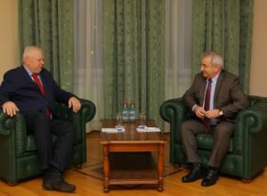 Ашот Гулян принял  Анджея Каспшика