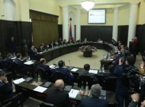 The agenda of today's session of the government includes 35 questions, 14 of which are non-reportable and 3 are secret.