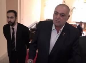 У народа есть 250  тысяч, чтобы дать им? Сейран Сароян