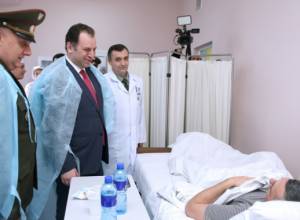 Министр обороны посетил военный госпиталь