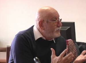 Правительство не должно было оставлять завод: Директор