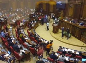 На слушаниях в НС присутствуют родители 10 жертв 1 Марта