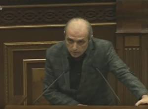 «Вы хорошо себя чувствуете, господин Костанян? Надеюсь, хорошо спите ночами»