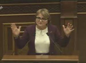 «Вы – политический деятель, который правильно, смело идете вперед»: Маргарит Есаян - Костаняну