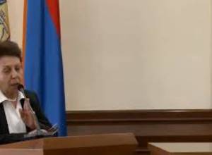 Anahit Bakhshyan's answer to Zaruhi Postanjyan