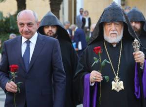 Bako Sahakyan partakes at opening ceremony of Independence Monument in Antelias