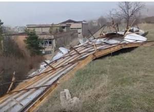 Քամին ավերածություններ է արել Վանաձորում և Սպիտակում