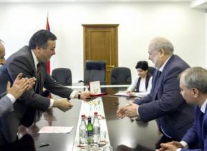 Արմեն Ամիրյանը ռուսական պատվիրակությանը հանձնեց  նախարարության Ոսկե մեդալը