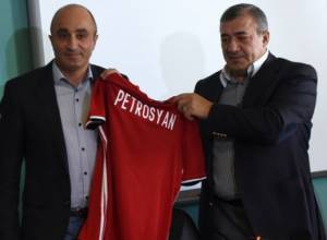 Ինչո՞ւ երկու տարի առաջ իր ուժերին վստահ մարզիչը հրաժարական տվեց