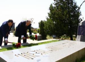 President Armen Sargsyan visits Yerablur