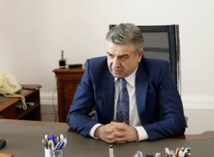 Серж Саргсян – кандидат в премьер-министры: Карен Карапетян