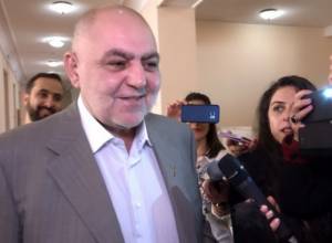 Кто придет, чтобы перекрыть улицу? Иногда начинаем мечтать: Сейран Сароян