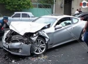 В Ереване Hyundai столкнулась с перевозящим детей автобусом: пострадали дети