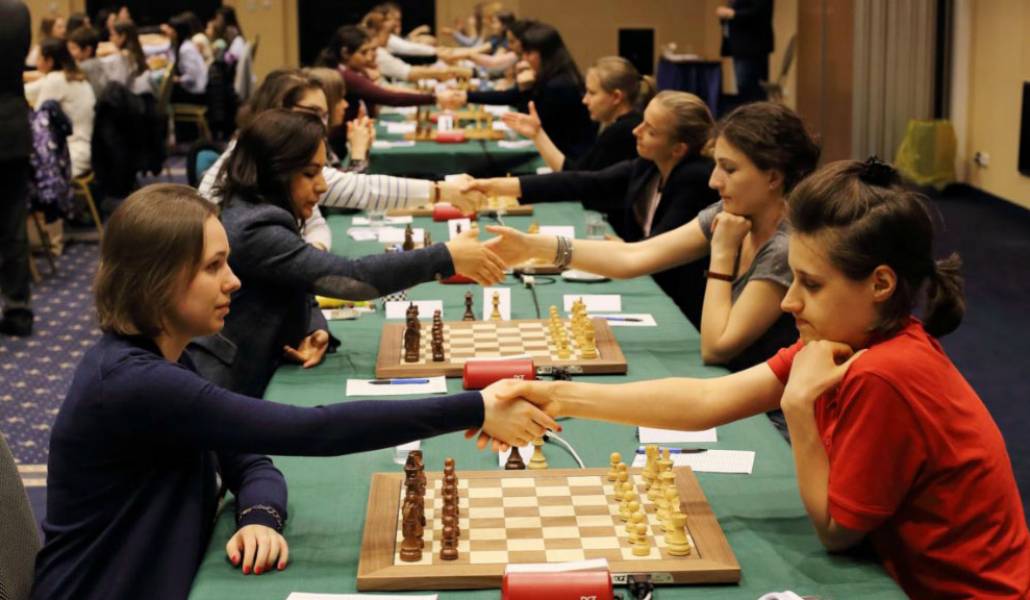a1chess-woman-2