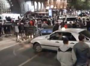 Live: Активисты в Ереване вновь перекрывают улицы