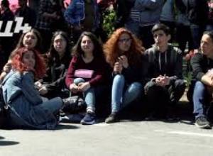 Задержали студентов - шествие