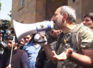 Protesters urge students to join them