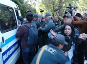 Announcement of citizens living abroad