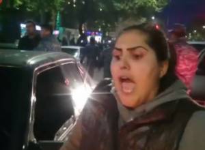 «Заткнись»: полицейские силой задерживают граждан