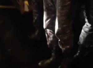 Пытаются задержать рядом с Оперой