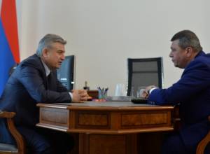 Карен Карапетян принял начальника полиции Владимира Гаспаряна