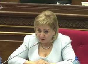 Փաշինյանի այս բառերից հետո Բաբլոյանը որպես բողոք՝ լքեց դահլիճը