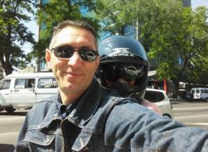 Ինչպես է Անահիտ Բախշյանը մոտոցիկլետով եկել ասուլիսի