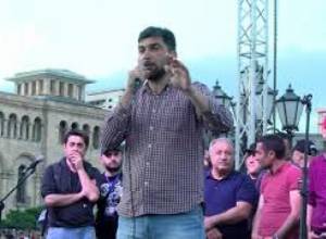 Դավիթ Սանասարյանը Ռոբերտ Քոչարյանին. «Հավաքիր շորերդ ու գնա»