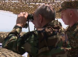 Бако Саакян посетил передовую линию