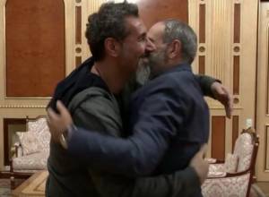 Nikol Pashinyan receives Serj Tankian