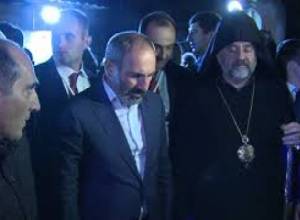 Ինչպես են դիմավորում Նիկոլ Փաշինյանին