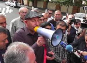 Ինչու էին  տաքսու վարորդները փակել Բաղրամյան փողոցը