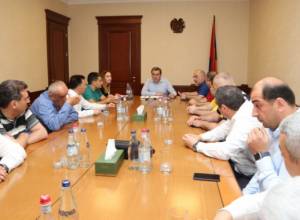 ՊԵԿ-ում հանդիպել են առևտրային խոշոր ցանցերի ներկայացուցիչների հետ