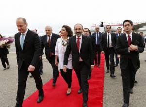 Прямой эфир: Никол Пашинян прибыл в Грузию