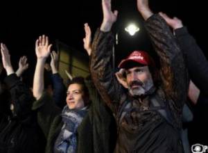 PM Pashinyan presents report on money donated for "Velvet Revolution"