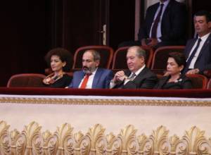 Никол Пашинян и Анна Акопян присутствовали