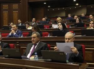 Members of Tsarukyan faction sign guarantee letter to Sefilyan