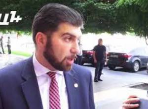 Դավիթ Սանասարյանը խոսեց քաղաքացիների հետ