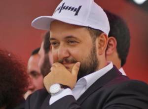«Նախարարը հորդորել է հանել նոր իշխանությունների նկարները դպրոցներից»