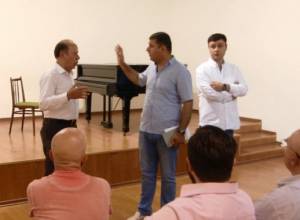 Երիտասարդ նկարիչներն ընդդեմ Կարեն Աղամյանի