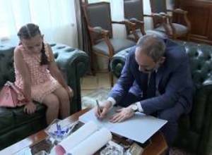 Վարչապետը ընդունել է իր հետ հանդիպել ցանկացող 10-ամյա Անգելիկային