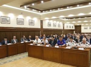 Ո՞վ է վարել աշխատանքային խորհրդակցությունը