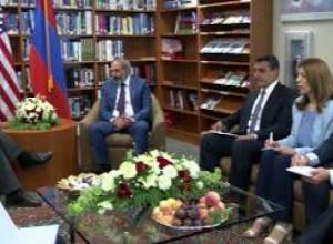 Փաշինյանն այցելել է Հայաստանում ԱՄՆ դեսպանություն