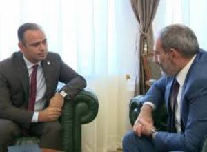 Նիկոլ Փաշինյանը Գլենդելի քաղաքապետ Զարեհ Սինանյանի հետ հայրենադարձությանն առնչվող հարցեր է քննարկել