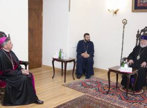 Կաթողիկոսը Պապական նվիրակի հետ խոսել է մարտահրավերներից